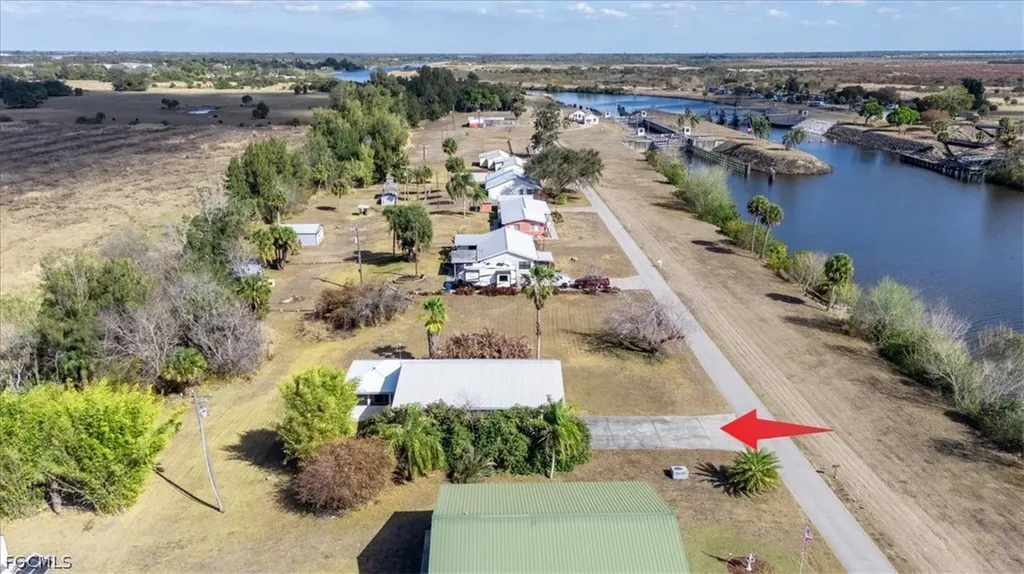 1079 Lock Lane Moore Haven FL 33471