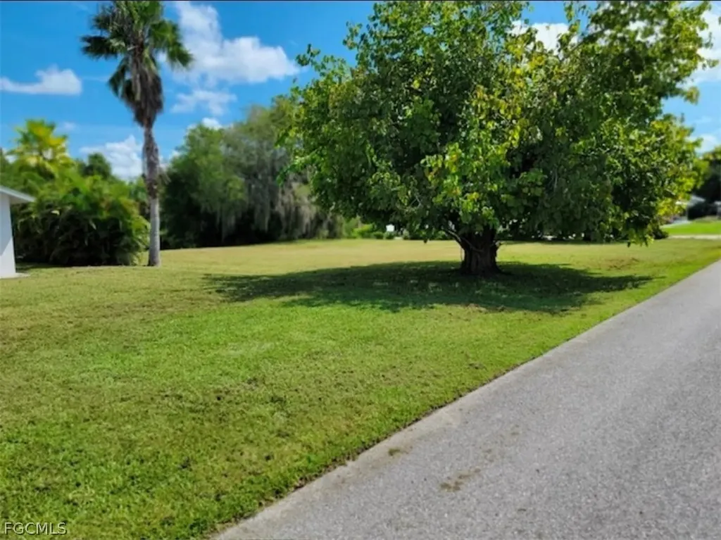 1079 Lock Lane Moore Haven FL 33471