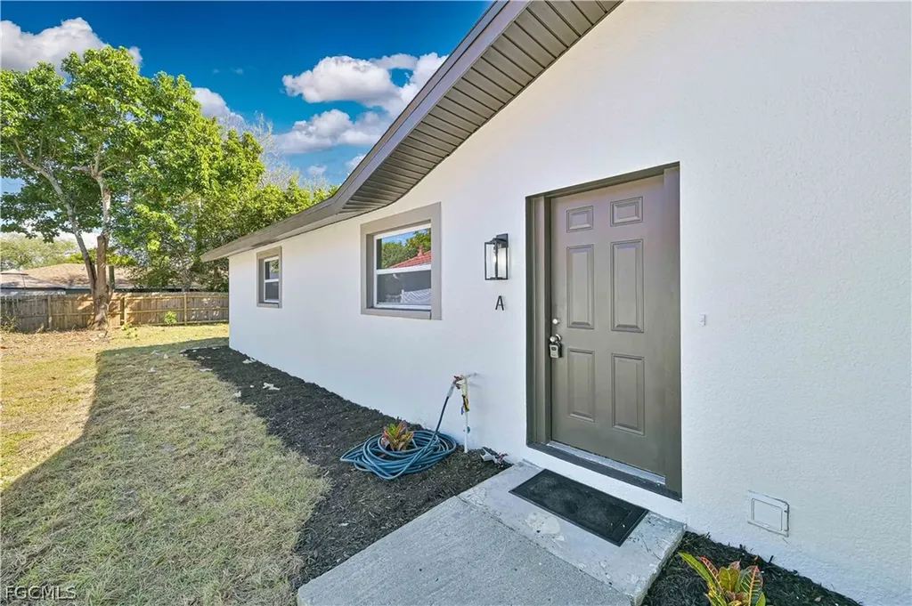 115 SE 24th Avenue Cape Coral FL 33990