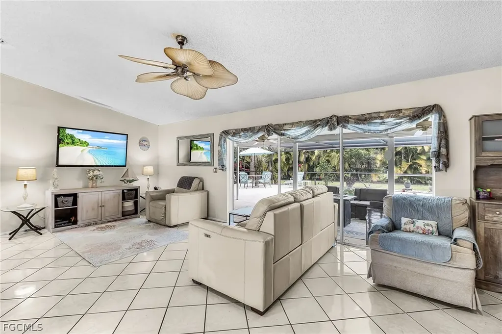 919 SE 19th Terrace Cape Coral FL 33990