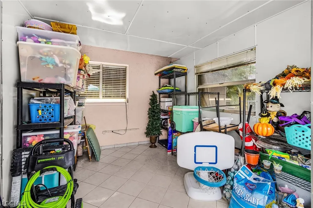 919 SE 19th Terrace Cape Coral FL 33990