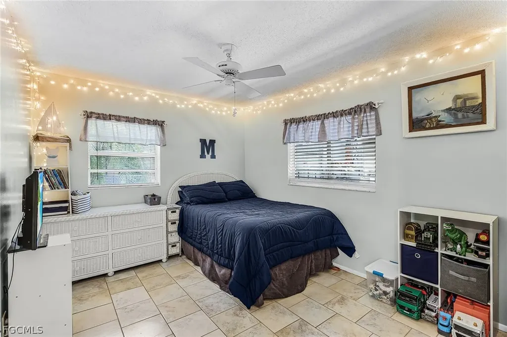 919 SE 19th Terrace Cape Coral FL 33990