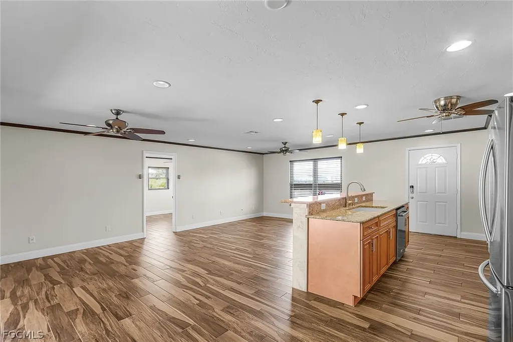 910 SE 15th Street Cape Coral FL 33990