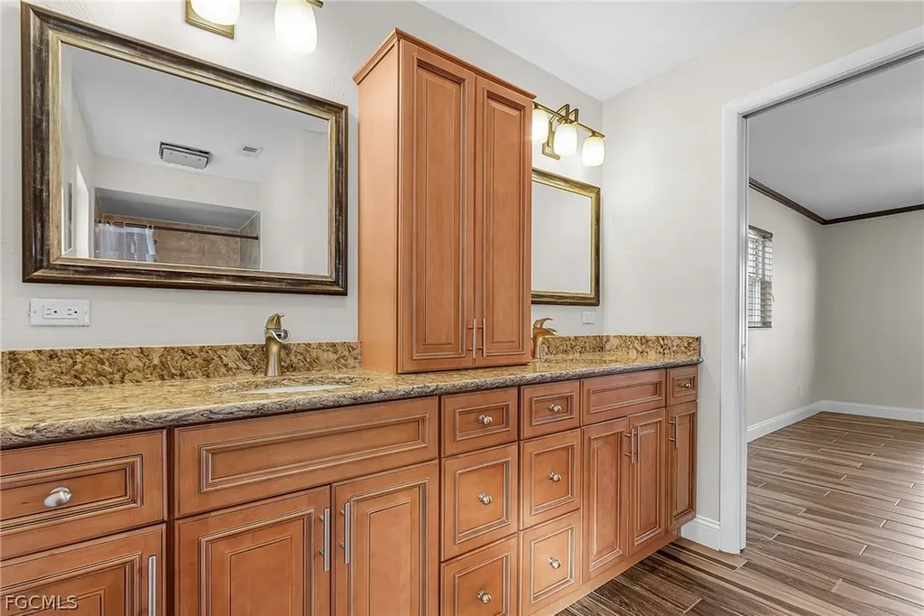 910 SE 15th Street Cape Coral FL 33990