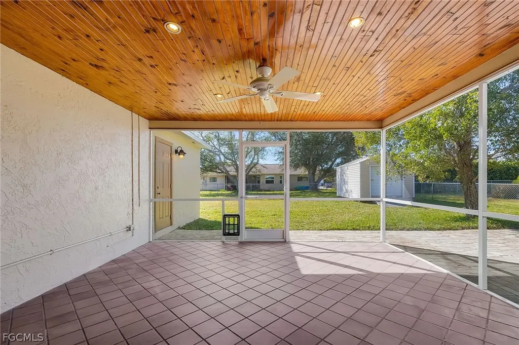 910 SE 15th Street Cape Coral FL 33990