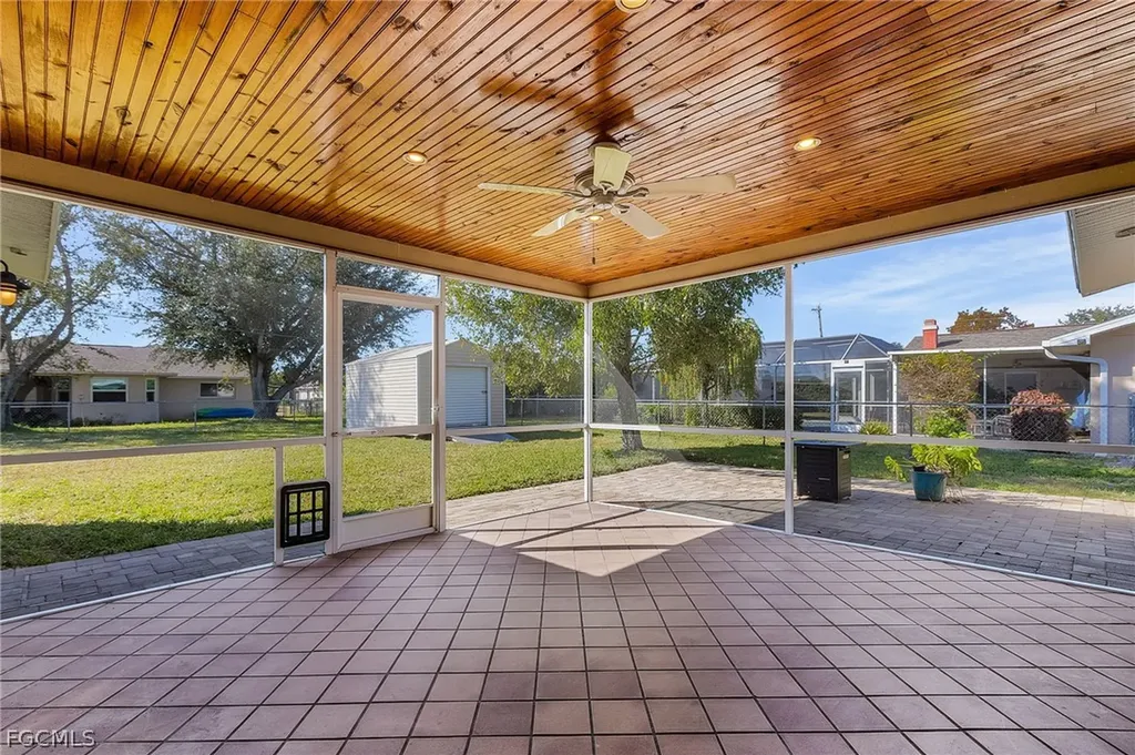 910 SE 15th Street Cape Coral FL 33990