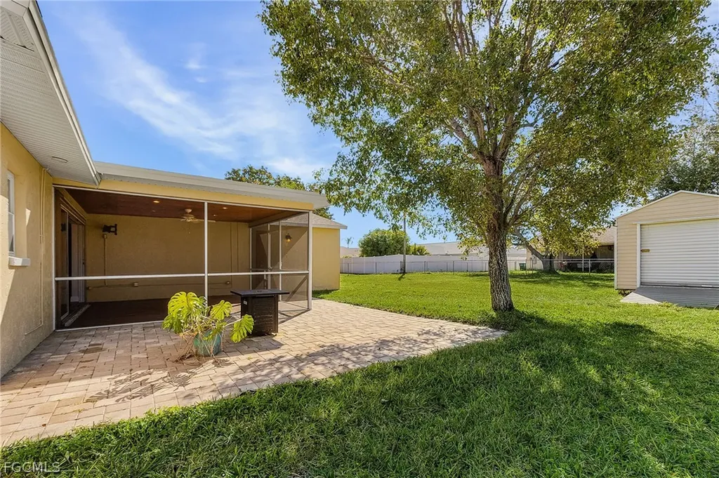 910 SE 15th Street Cape Coral FL 33990