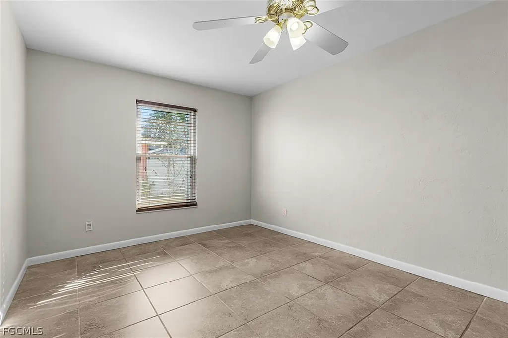 910 SE 15th Street Cape Coral FL 33990