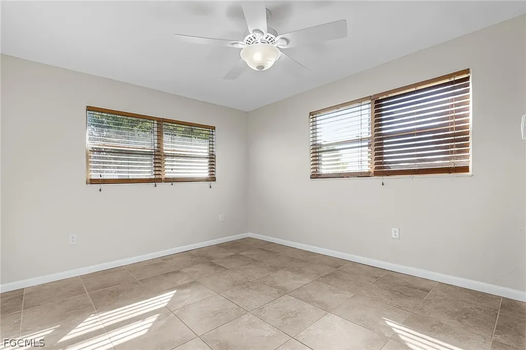 910 SE 15th Street Cape Coral FL 33990