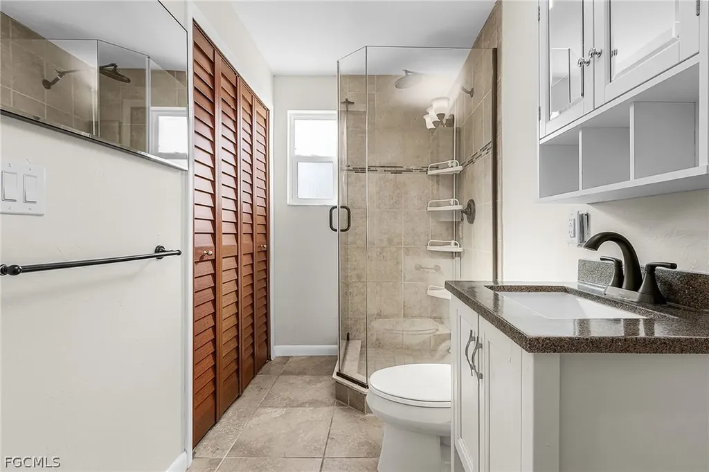 910 SE 15th Street Cape Coral FL 33990