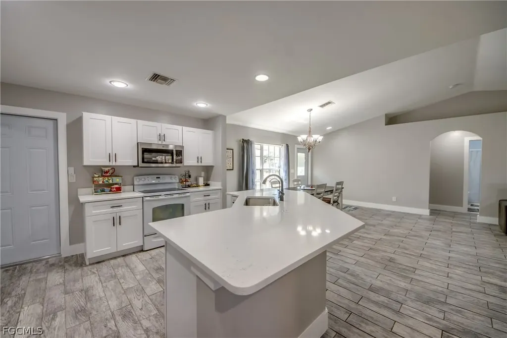 2912 52nd Street W Lehigh Acres FL 33971