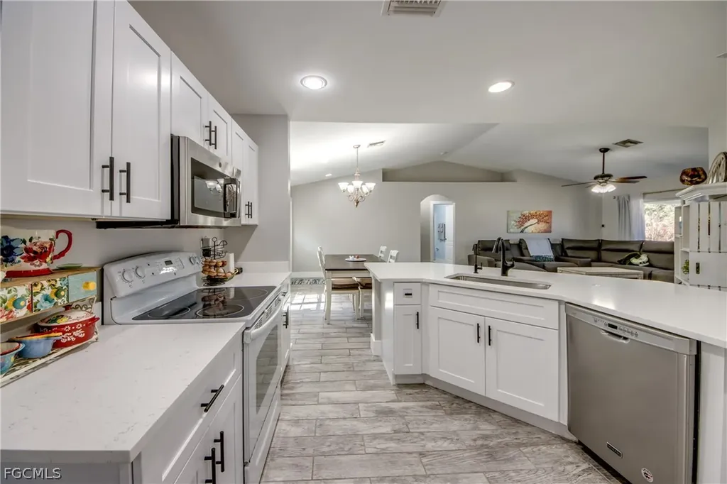 2912 52nd Street W Lehigh Acres FL 33971