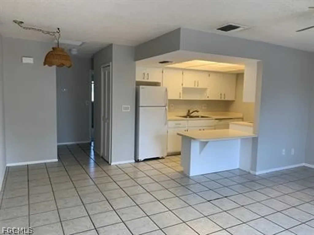 309 SW 3rd Place Cape Coral FL 33991