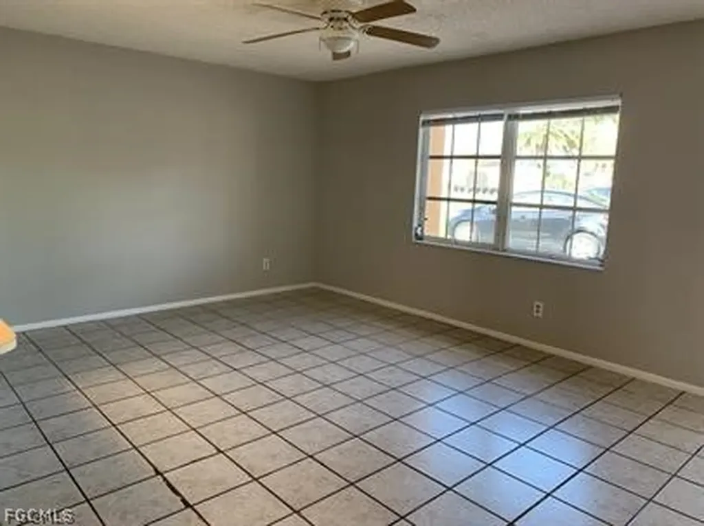 309 SW 3rd Place Cape Coral FL 33991