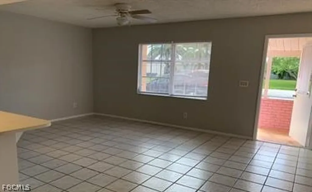 309 SW 3rd Place Cape Coral FL 33991