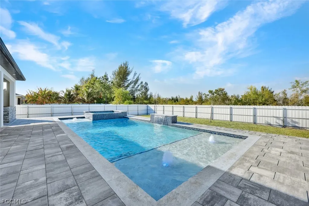 2917 NW 27th Street Cape Coral FL 33993