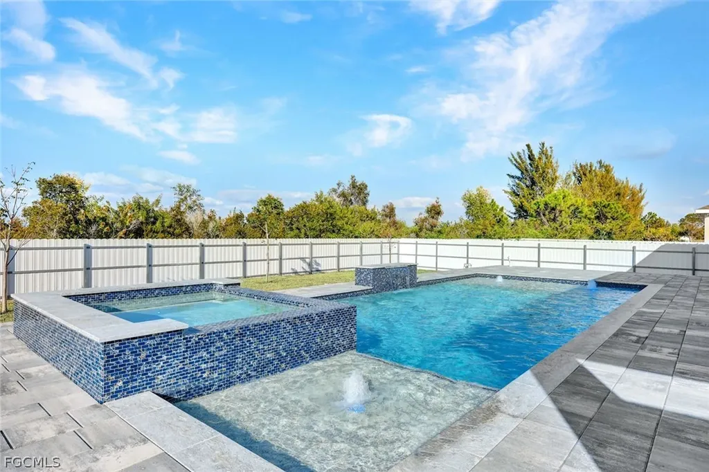 2917 NW 27th Street Cape Coral FL 33993