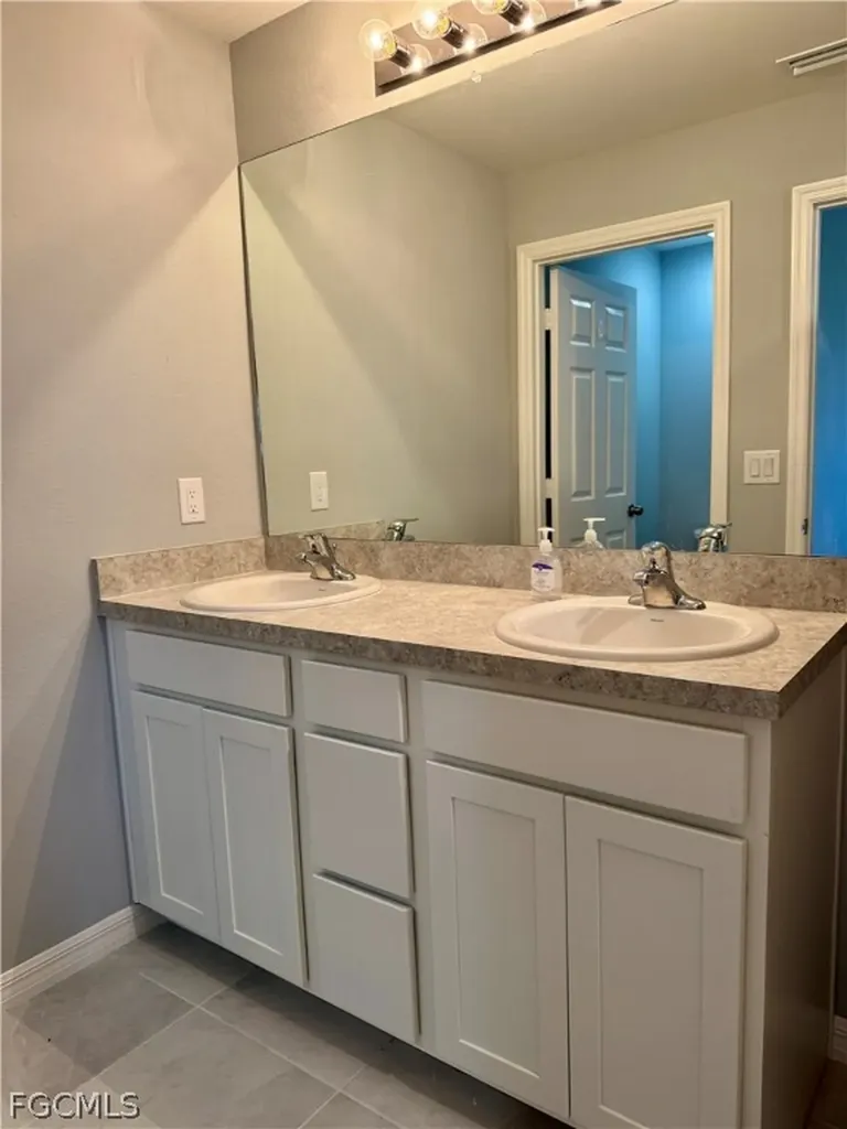 3003 NW 6th Place Cape Coral FL 33993