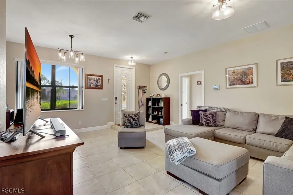 3806 35th Street SW Lehigh Acres FL 33976