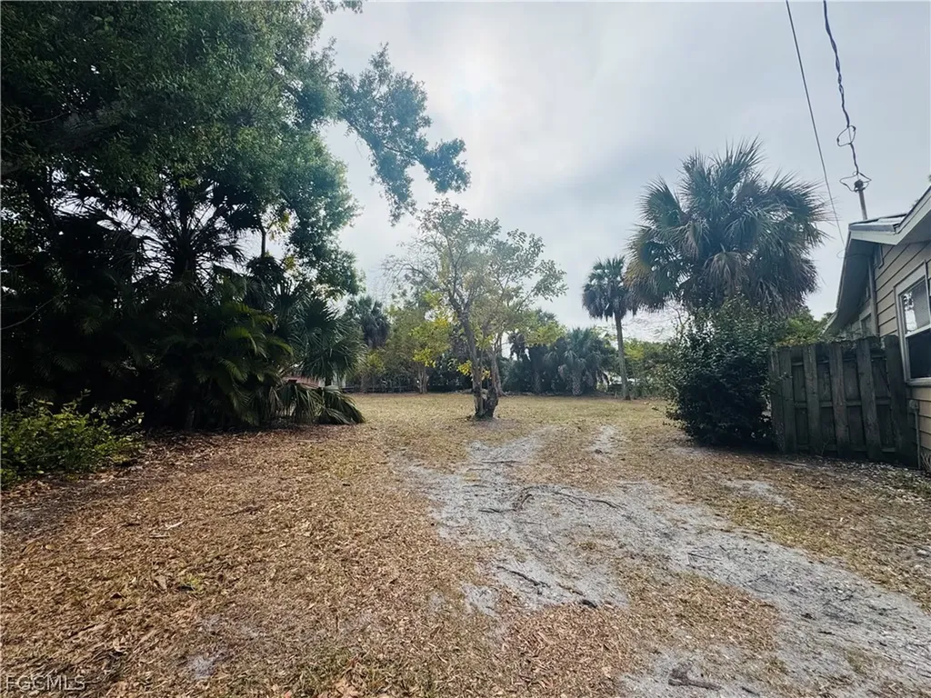 3768 Desoto Avenue Fort Myers FL 33916