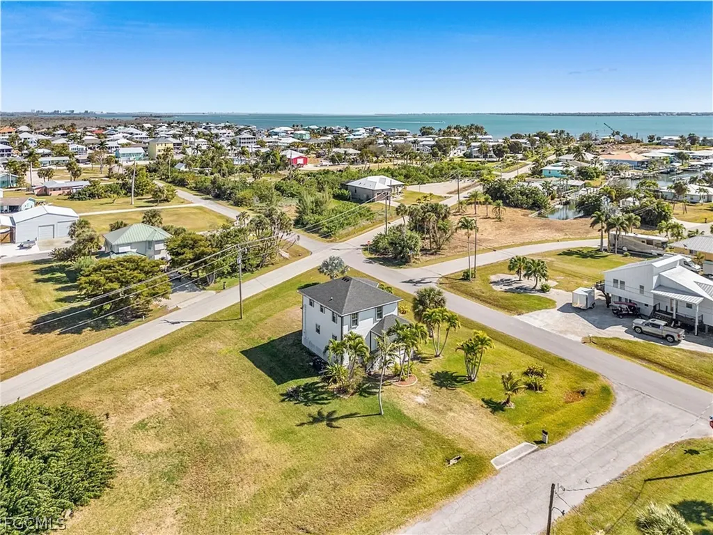 2420 Poinciana Avenue St. James City FL 33956