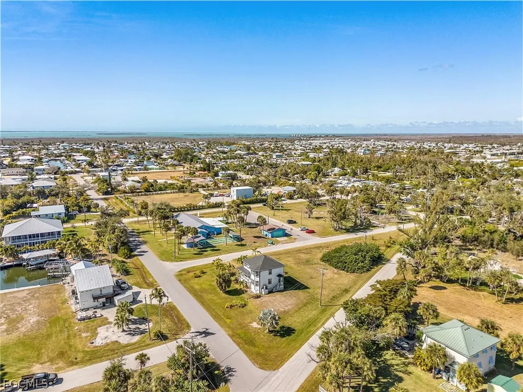 2420 Poinciana Avenue St. James City FL 33956