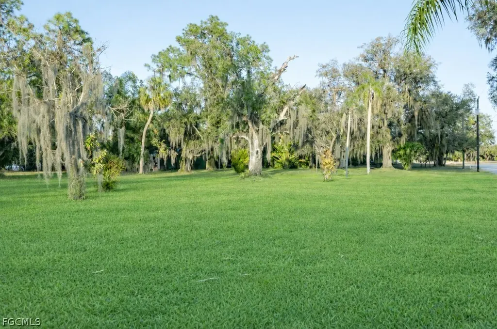 2014 Fort Denaud Road Labelle FL 33935