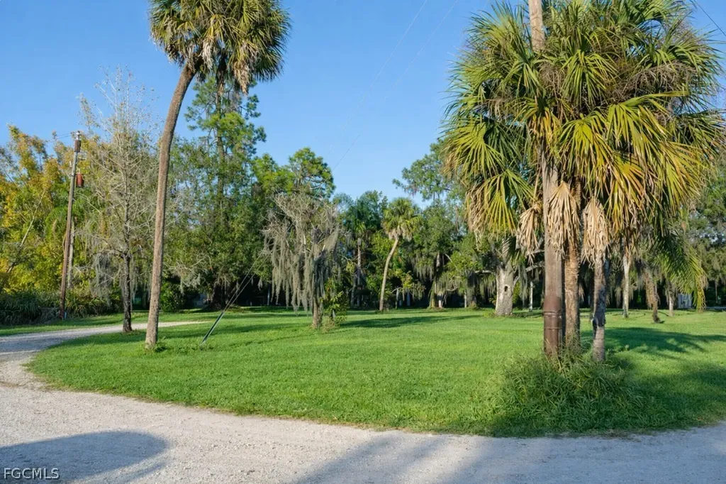 2014 Fort Denaud Road Labelle FL 33935