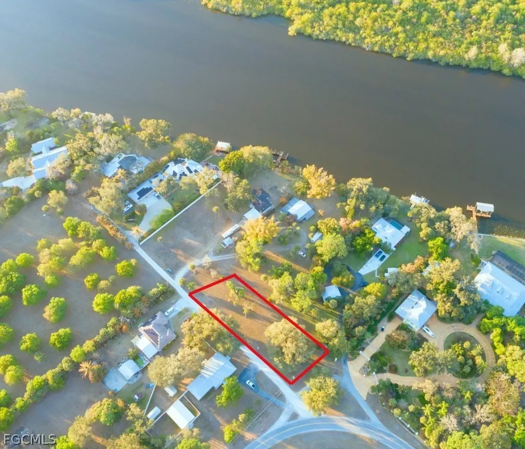 2014 Fort Denaud Road Labelle FL 33935