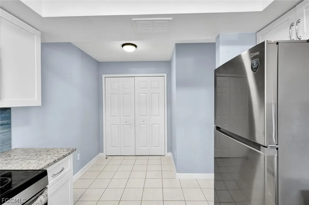 1423 SW Courtyards Terrace Cape Coral FL 33914