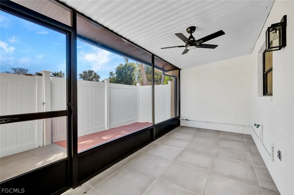 1423 SW Courtyards Terrace Cape Coral FL 33914