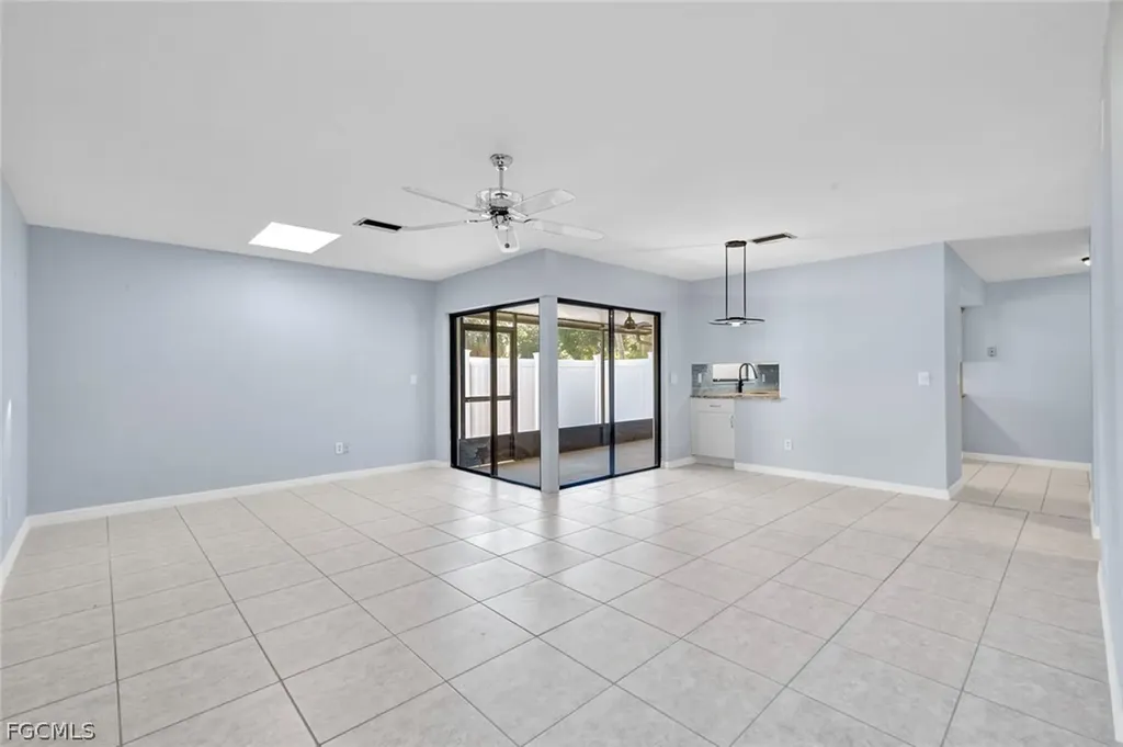 1423 SW Courtyards Terrace Cape Coral FL 33914