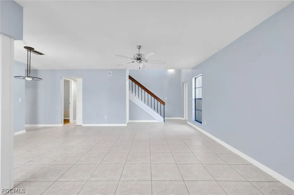 1423 SW Courtyards Terrace Cape Coral FL 33914