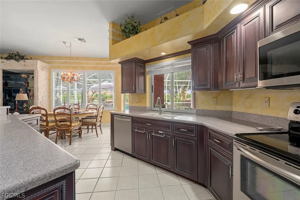 8201 Glenfinnan Circle Fort Myers FL 33912