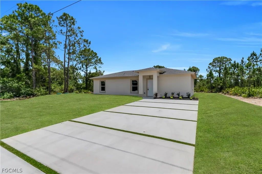 2801 42nd Street W Lehigh Acres FL 33971