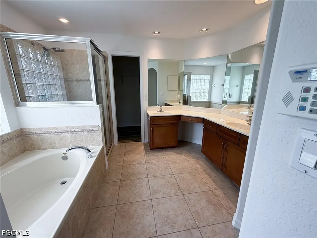 2110 SW 38th Terrace Cape Coral FL 33914