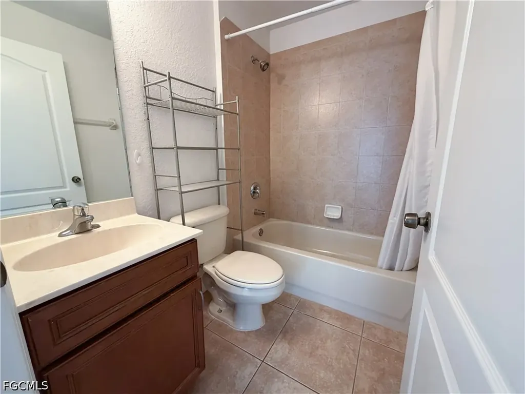 2110 SW 38th Terrace Cape Coral FL 33914