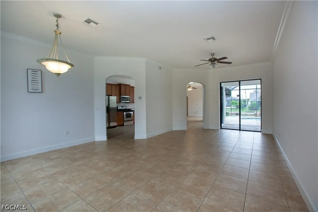 2110 SW 38th Terrace Cape Coral FL 33914