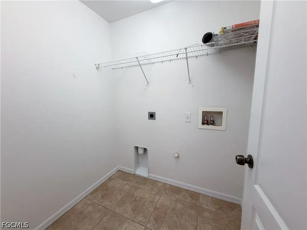 2110 SW 38th Terrace Cape Coral FL 33914