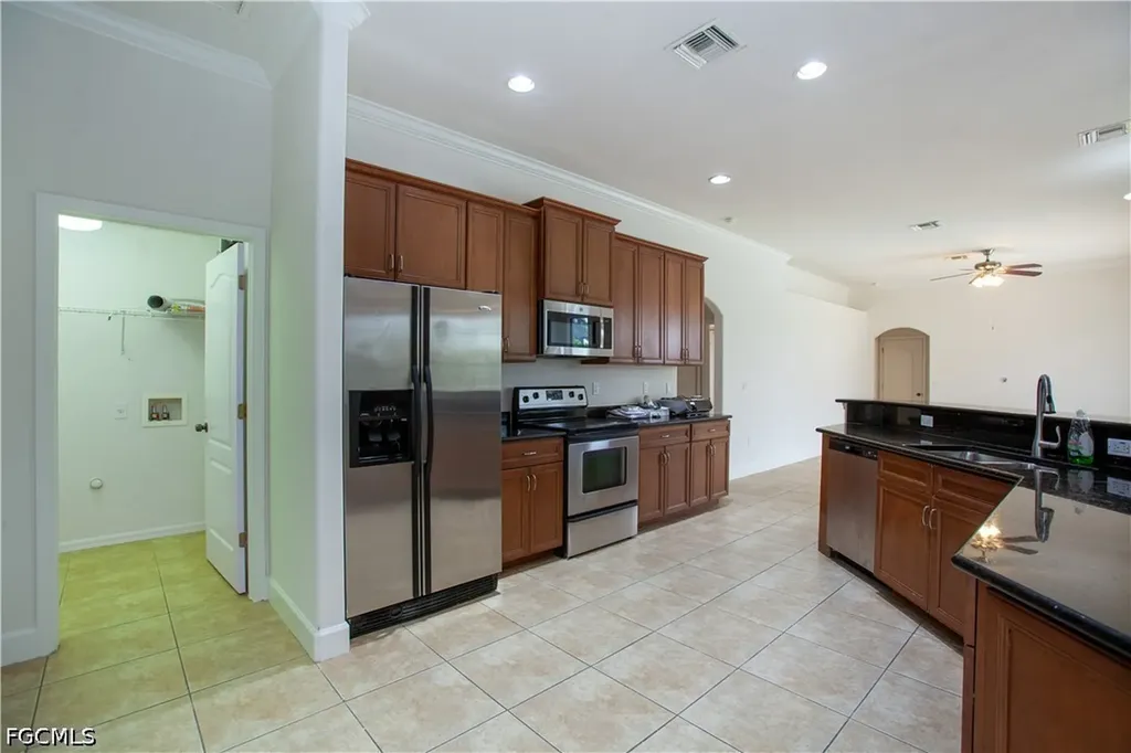 2110 SW 38th Terrace Cape Coral FL 33914