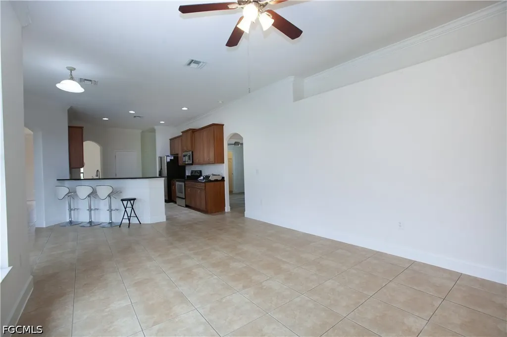 2110 SW 38th Terrace Cape Coral FL 33914