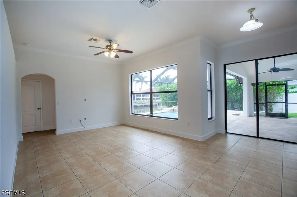 2110 SW 38th Terrace Cape Coral FL 33914