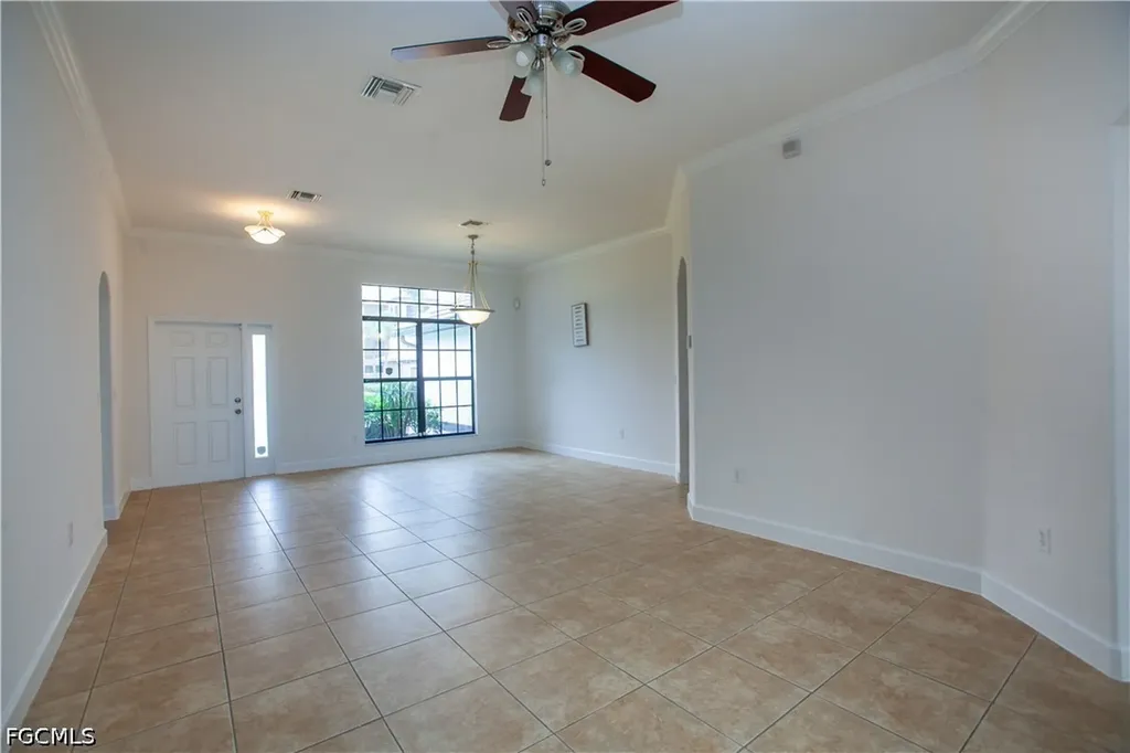 2110 SW 38th Terrace Cape Coral FL 33914
