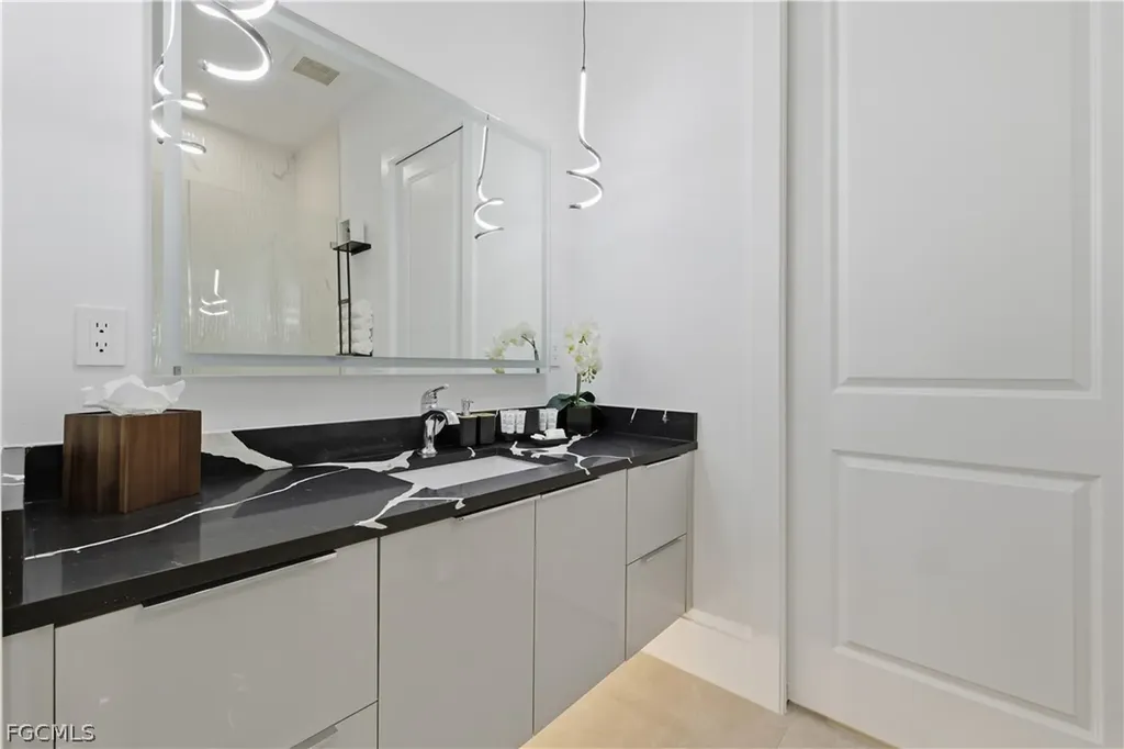 2402 Everest Parkway Cape Coral FL 33904