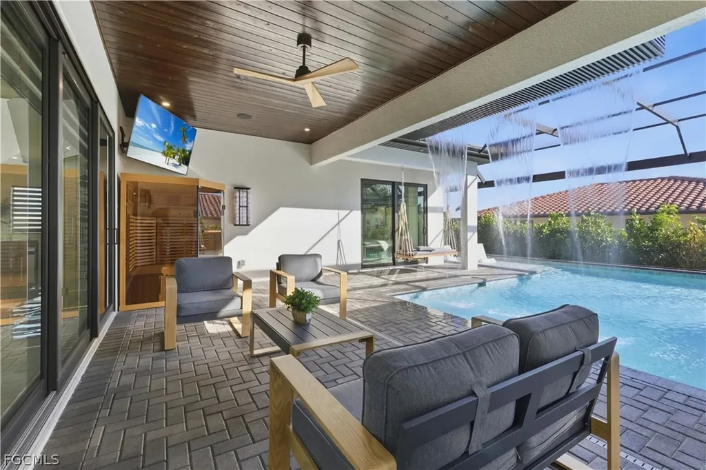 2402 Everest Parkway Cape Coral FL 33904