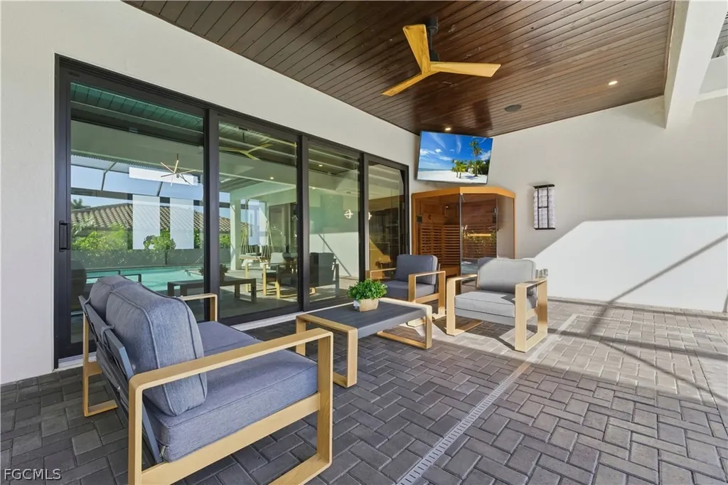 2402 Everest Parkway Cape Coral FL 33904