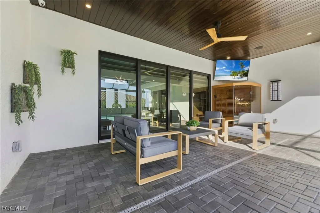 2402 Everest Parkway Cape Coral FL 33904