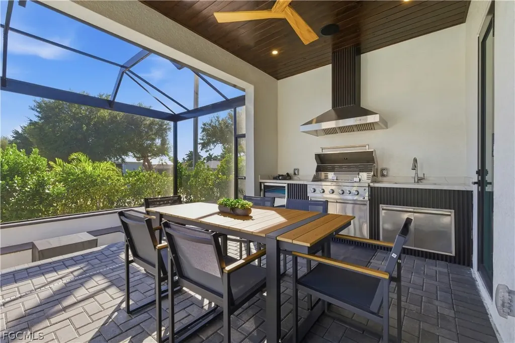 2402 Everest Parkway Cape Coral FL 33904