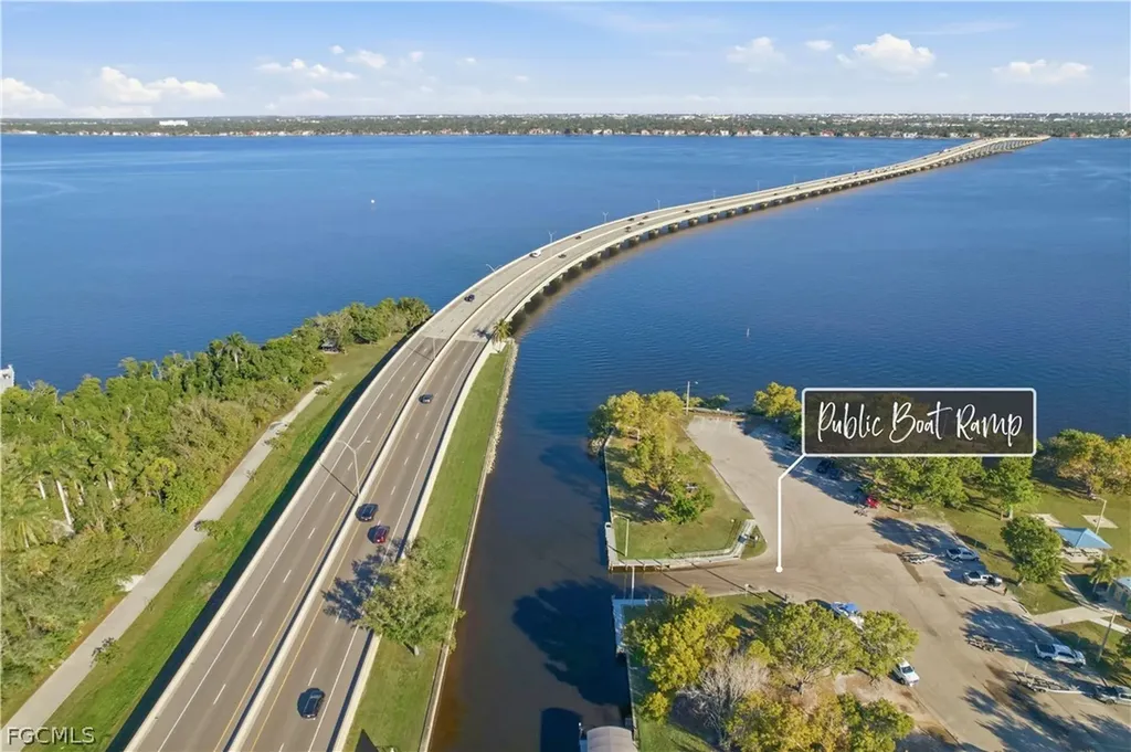 2402 Everest Parkway Cape Coral FL 33904