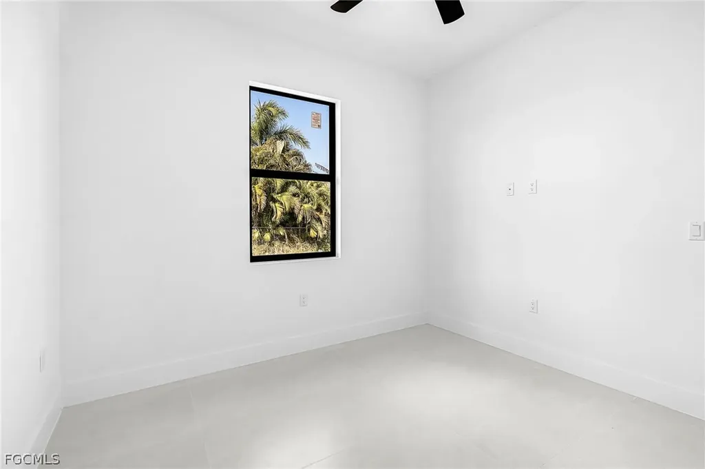 1102 NE 4th Place Cape Coral FL 33909